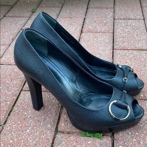 Gucci pumps
